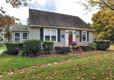 74 Arnold Dr., North Attleboro, Massachusetts 02760, 2 Bedrooms Bedrooms, 5 Rooms Rooms,1 BathroomBathrooms,Residential,For Sale,Arnold Dr.,73171743