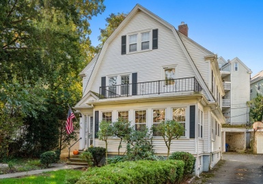 24 Eliot, Brookline, Massachusetts 02467, 4 Bedrooms Bedrooms, 8 Rooms Rooms,2 BathroomsBathrooms,Residential,For Sale,Eliot,73176239