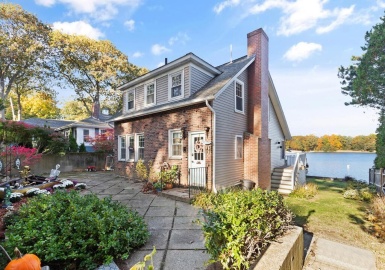 28R Stanwood Avenue, Gloucester, Massachusetts 01930, 4 Bedrooms Bedrooms, 7 Rooms Rooms,1.5 BathroomsBathrooms,Residential,For Sale,Stanwood Avenue,73174570