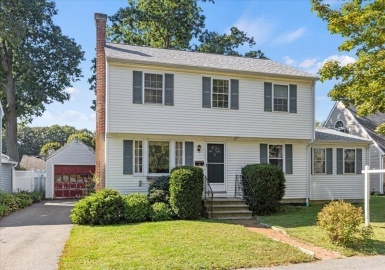 21 Foster Dr, Beverly, Massachusetts 01915, 4 Bedrooms Bedrooms, 7 Rooms Rooms,2 BathroomsBathrooms,Residential,For Sale,Foster Dr,73162291