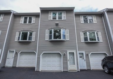 95 Tennis Plaza, Dracut, Massachusetts 01826, 2 Bedrooms Bedrooms, 4 Rooms Rooms,1.5 BathroomsBathrooms,Residential,For Sale,Tennis Plaza,73150539