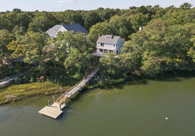 4 Clara Belle Rd, Falmouth, Massachusetts 02536, 3 Bedrooms Bedrooms, 7 Rooms Rooms,2.5 BathroomsBathrooms,Residential,For Sale,Clara Belle Rd,73169554