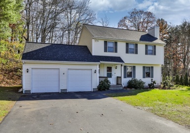 34 Hattie Ln, Billerica, Massachusetts 01821, 3 Bedrooms Bedrooms, 7 Rooms Rooms,2.5 BathroomsBathrooms,Residential,For Sale,Hattie Ln,73178863