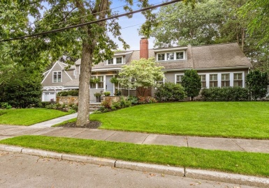 21 Nantucket Rd, Newton, Massachusetts 02461, 5 Bedrooms Bedrooms, 11 Rooms Rooms,4.5 BathroomsBathrooms,Residential,For Sale,Nantucket Rd,73168271