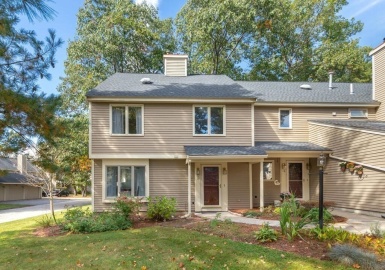 4 Iris Way, Haverhill, Massachusetts 01830, 3 Bedrooms Bedrooms, 6 Rooms Rooms,2.5 BathroomsBathrooms,Residential,For Sale,Village At Brickett Hill,Iris Way,73179417