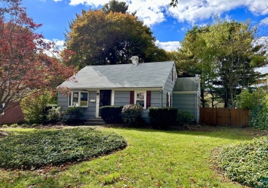 30 Darnell Rd, Worcester, Massachusetts 01606, 4 Bedrooms Bedrooms, 6 Rooms Rooms,1 BathroomBathrooms,Residential,For Sale,Darnell Rd,73171647