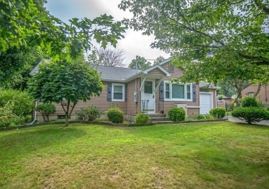 165 Bacon Rd, Springfield, Massachusetts 01119, 3 Bedrooms Bedrooms, 5 Rooms Rooms,2 BathroomsBathrooms,Residential,For Sale,Bacon Rd,73146388