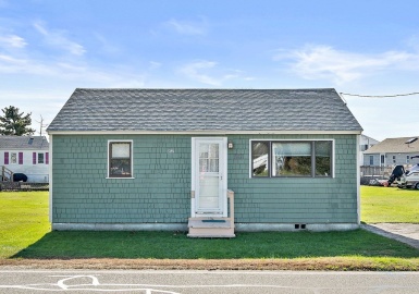 397 Plymouth Ave, Marshfield, Massachusetts 02050, 2 Bedrooms Bedrooms, 4 Rooms Rooms,1 BathroomBathrooms,Residential,For Sale,Plymouth Ave,73174443