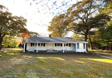 532 Plymouth St, Middleboro, Massachusetts 02346, 3 Bedrooms Bedrooms, 5 Rooms Rooms,1 BathroomBathrooms,Residential,For Sale,Plymouth St,73174712