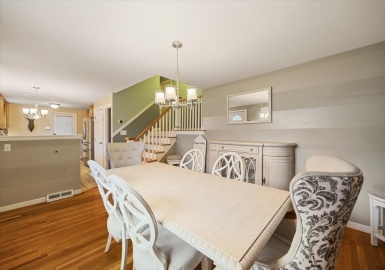 44 Waldo St, Brockton, Massachusetts 02301, 3 Bedrooms Bedrooms, 6 Rooms Rooms,2 BathroomsBathrooms,Residential,For Sale,Waldo St,73158716