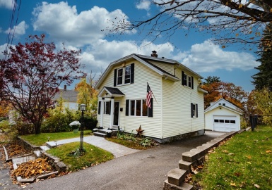 72 Pelley St, Gardner, Massachusetts 01440, 2 Bedrooms Bedrooms, 6 Rooms Rooms,1.5 BathroomsBathrooms,Residential,For Sale,Pelley St,73175676