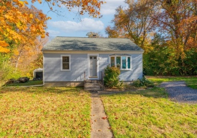 90 Main Rd, Westport, Massachusetts 02790, 2 Bedrooms Bedrooms, 6 Rooms Rooms,1 BathroomBathrooms,Residential,For Sale,Main Rd,73175390