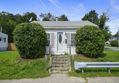 936 Centre St, Brockton, Massachusetts 02302, 3 Bedrooms Bedrooms, 5 Rooms Rooms,1 BathroomBathrooms,Residential,For Sale,Centre St,73159950