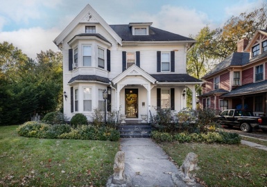 186 Buckingham Street, Springfield, Massachusetts 01109, 4 Bedrooms Bedrooms, 8 Rooms Rooms,2.5 BathroomsBathrooms,Residential,For Sale,Buckingham Street,73174490