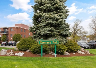 400 Governors Drive, Winthrop, Massachusetts 02152, 2 Bedrooms Bedrooms, 5 Rooms Rooms,1 BathroomBathrooms,Residential,For Sale,Governors Park Condominums,Governors Drive,73161375