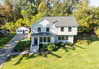 36 Fisher Road, Southborough, Massachusetts 01772, 3 Bedrooms Bedrooms, 7 Rooms Rooms,2.5 BathroomsBathrooms,Residential,For Sale,Fisher Road,73169054