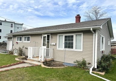 10 Union St, Southbridge, Massachusetts 01550, 2 Bedrooms Bedrooms, 4 Rooms Rooms,1 BathroomBathrooms,Residential,For Sale,Union St,73179266
