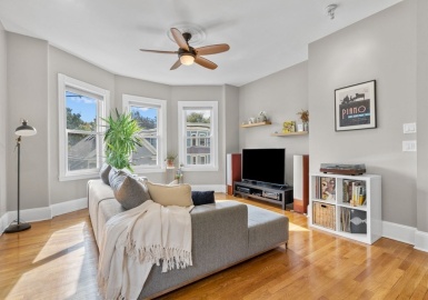 66 Boylston St., Boston, Massachusetts 02130, 3 Bedrooms Bedrooms, 6 Rooms Rooms,2 BathroomsBathrooms,Residential,For Sale,Boylston St.,73168938