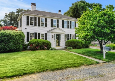 226 Washington Street, Duxbury, Massachusetts 02332, 4 Bedrooms Bedrooms, 8 Rooms Rooms,3.5 BathroomsBathrooms,Residential,For Sale,Washington Street,73137848