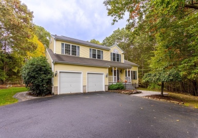688 Foundry Street, Easton, Massachusetts 02375, 4 Bedrooms Bedrooms, 9 Rooms Rooms,2.5 BathroomsBathrooms,Residential,For Sale,Foundry Street,73172264