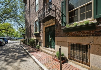 1 W Hill Pl, Boston, Massachusetts 02114, 5 Bedrooms Bedrooms, 9 Rooms Rooms,6 BathroomsBathrooms,Residential,For Sale,W Hill Pl,73114872