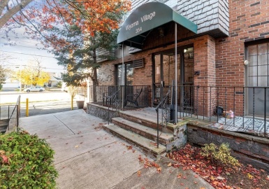 354 Broadway, Lynn, Massachusetts 01904, 2 Bedrooms Bedrooms, 4 Rooms Rooms,1 BathroomBathrooms,Residential,For Sale,Wyoma Village,Broadway,73182173