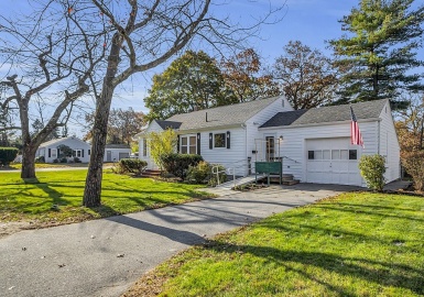 64 Elm St, Methuen, Massachusetts 01844, 2 Bedrooms Bedrooms, 6 Rooms Rooms,1 BathroomBathrooms,Residential,For Sale,Elm St,73178381