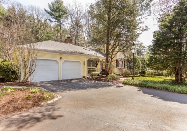 238 Old Farm Rd, Milton, Massachusetts 02186, 4 Bedrooms Bedrooms, 10 Rooms Rooms,3.5 BathroomsBathrooms,Residential,For Sale,Old Farm Rd,73101558