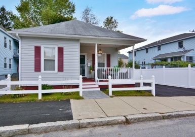 50 Columbus Ave., Lawrence, Massachusetts 01841, 3 Bedrooms Bedrooms, 6 Rooms Rooms,1 BathroomBathrooms,Residential,For Sale,Columbus Ave.,73171889