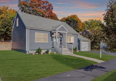 19 W Sigourney St, Lynn, Massachusetts 01905, 3 Bedrooms Bedrooms, 7 Rooms Rooms,2 BathroomsBathrooms,Residential,For Sale,W Sigourney St,73175711