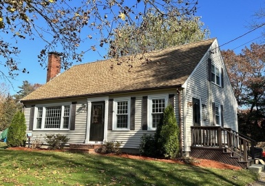 389 Plain St, Bridgewater, Massachusetts 02324, 4 Bedrooms Bedrooms, 7 Rooms Rooms,2 BathroomsBathrooms,Residential,For Sale,Plain St,73181372