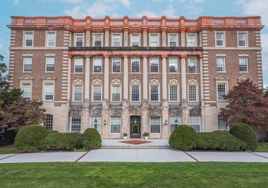 16 Balmoral Street, Andover, Massachusetts 01810, 1 Bedroom Bedrooms, 4 Rooms Rooms,1 BathroomBathrooms,Residential,For Sale,The Balmoral,Balmoral Street,73172417