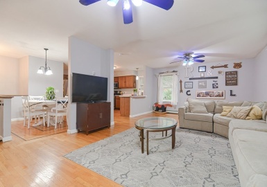 89 Webster Street, Douglas, Massachusetts 01516, 3 Bedrooms Bedrooms, 6 Rooms Rooms,2 BathroomsBathrooms,Residential,For Sale,Webster Street,73179286