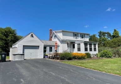 47 Barneyville Rd, Swansea, Massachusetts 02777, 2 Bedrooms Bedrooms, 5 Rooms Rooms,2 BathroomsBathrooms,Residential,For Sale,Barneyville Rd,73151708