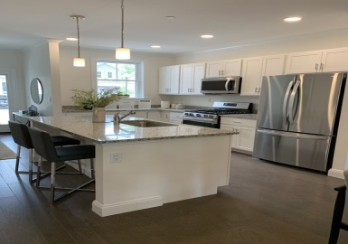 7 East Dexter Avenue, Woburn, Massachusetts 01801, 2 Bedrooms Bedrooms, 5 Rooms Rooms,2 BathroomsBathrooms,Residential,For Sale,Cobblestone Court,East Dexter Avenue,73137080