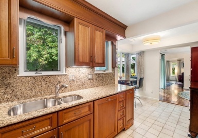 3 Quisset Brook Road, Milton, Massachusetts 02186, 2 Bedrooms Bedrooms, 5 Rooms Rooms,2.5 BathroomsBathrooms,Residential,For Sale,Quisset Brook Road,73169280