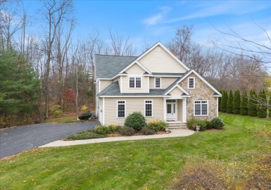 7 Pine Tree Drive, Methuen, Massachusetts 01844, 3 Bedrooms Bedrooms, 9 Rooms Rooms,2.5 BathroomsBathrooms,Residential,For Sale,Pine Tree Drive,73178804