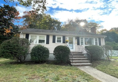 10 Karen Rd, Woburn, Massachusetts 01801, 3 Bedrooms Bedrooms, 6 Rooms Rooms,1 BathroomBathrooms,Residential,For Sale,Karen Rd,73171389