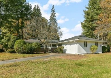 5 Jessie Road, Chelmsford, Massachusetts 01824, 3 Bedrooms Bedrooms, 6 Rooms Rooms,1.5 BathroomsBathrooms,Residential,For Sale,Jessie Road,73176028