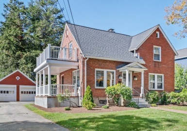 75 Cedarwood Avenue, Waltham, Massachusetts 02453, 2 Bedrooms Bedrooms, 5 Rooms Rooms,1.5 BathroomsBathrooms,Residential,For Sale,Cedarwood Avenue,73178353
