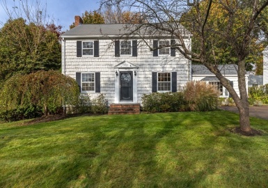 25 Endicott Street, Dedham, Massachusetts 02026, 3 Bedrooms Bedrooms, 7 Rooms Rooms,1.5 BathroomsBathrooms,Residential,For Sale,Endicott Street,73178957