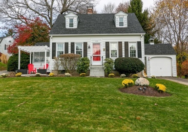 1329 Pleasant St, Worcester, Massachusetts 01602, 2 Bedrooms Bedrooms, 6 Rooms Rooms,1.5 BathroomsBathrooms,Residential,For Sale,Pleasant St,73180568