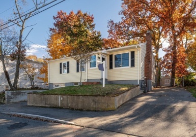 100 Foster St, Brockton, Massachusetts 02301, 3 Bedrooms Bedrooms, 5 Rooms Rooms,1.5 BathroomsBathrooms,Residential,For Sale,Foster St,73176509