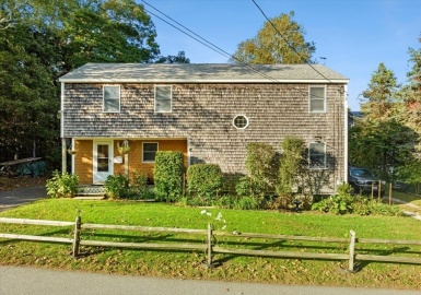 10 Mayflower Ave, Wareham, Massachusetts 02571, 3 Bedrooms Bedrooms, 5 Rooms Rooms,1.5 BathroomsBathrooms,Residential,For Sale,Mayflower Ave,73169431