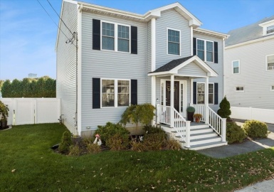 635 Woodman St, Fall River, Massachusetts 02724, 3 Bedrooms Bedrooms, 11 Rooms Rooms,2 BathroomsBathrooms,Residential,For Sale,Woodman St,73175882