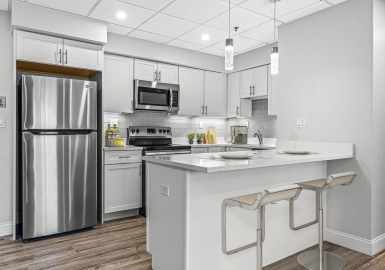64 Foster St, Peabody, Massachusetts 01960, 1 Bedroom Bedrooms, 3 Rooms Rooms,1 BathroomBathrooms,Residential,For Sale,Sixty Four Foster Street Condominium,Foster St,73168942