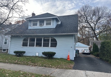 72 Marsden St, Springfield, Massachusetts 01109, 3 Bedrooms Bedrooms, 6 Rooms Rooms,2 BathroomsBathrooms,Residential,For Sale,Marsden St,73182074