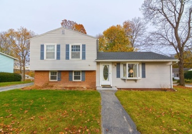31 Tahanto Rd, Worcester, Massachusetts 01602, 3 Bedrooms Bedrooms, 7 Rooms Rooms,1.5 BathroomsBathrooms,Residential,For Sale,Tahanto Rd,73181210