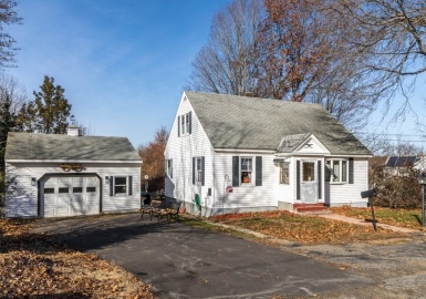 41 Cleveland Street, Gardner, Massachusetts 01440, 3 Bedrooms Bedrooms, 6 Rooms Rooms,1 BathroomBathrooms,Residential,For Sale,Cleveland Street,73182197