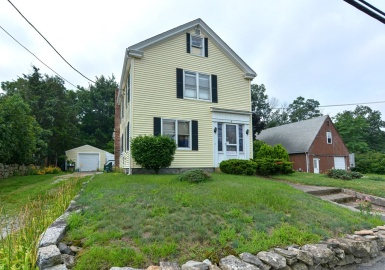8 Mendon St, Bellingham, Massachusetts 02019, 3 Bedrooms Bedrooms, 9 Rooms Rooms,2 BathroomsBathrooms,Residential,For Sale,Mendon St,73140177